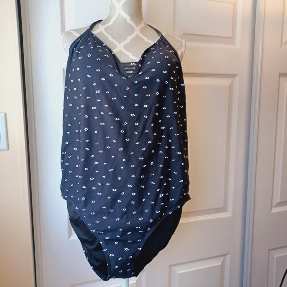NEW WITH TAGS! Beach Couture Black and White One Piece Bathing Suit (3136) - Picture 3 of 14